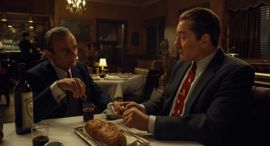 Joe Pesci e Robert De Niro in una scena del film