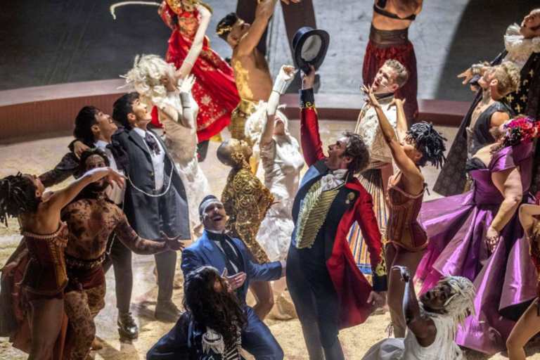 the greatest showman: la compagnia in scena