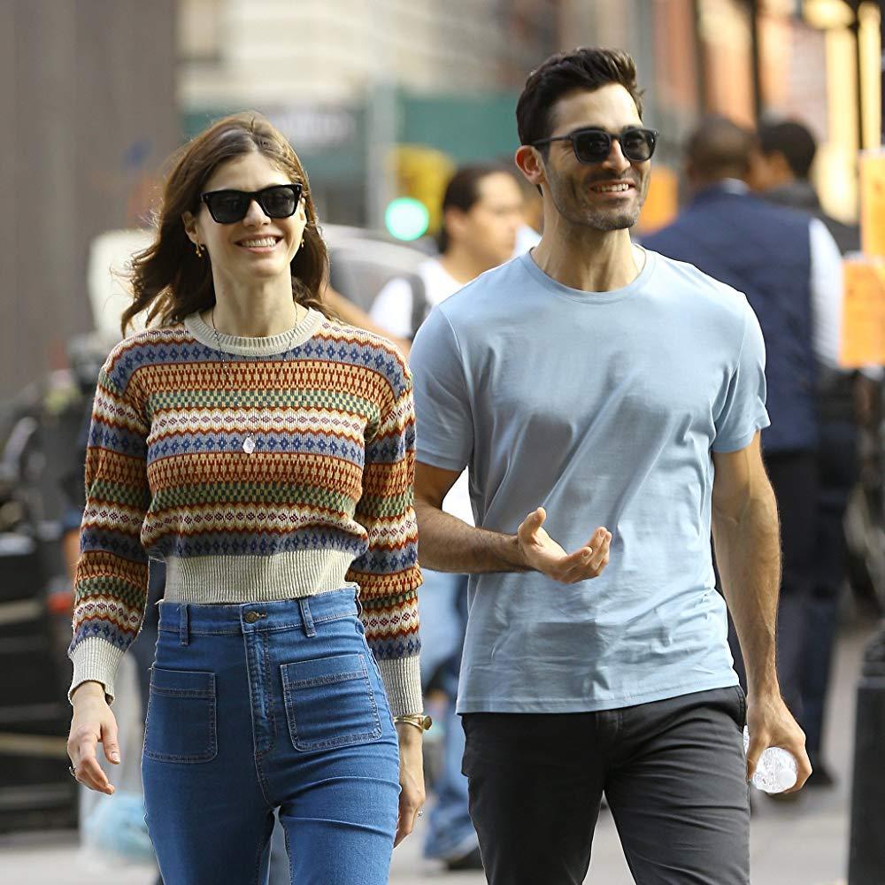 alexandra daddario e tyler hoechlin in scena