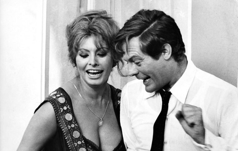 Sophia Loren e Marcello Mastroianni in Ieri, Oggi, Domani