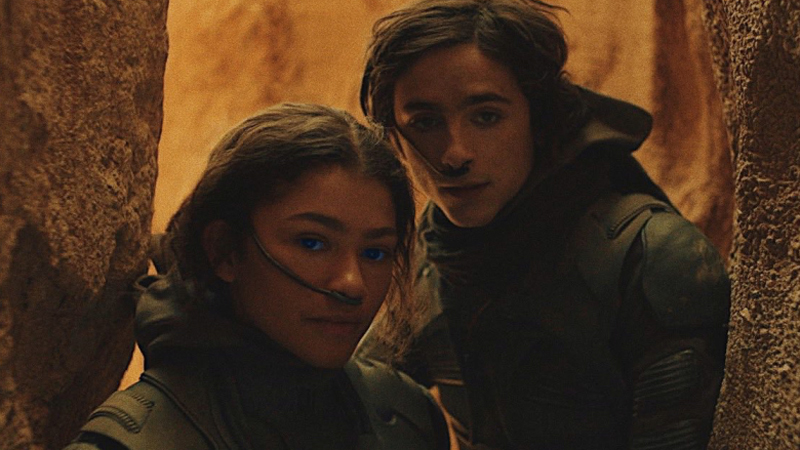 chalamet e zendaya in una scena di dune di villeneuve